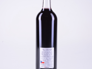 Víno z plodů arónie (bobulí černého jeřábu) – Pankovo